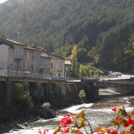 L Eau Vive Hotel Pontaix
