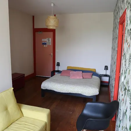 L Eau Vive Hotel